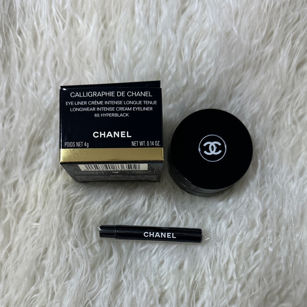 CHANEL Calligraphie Eyeliner in Hyperblack